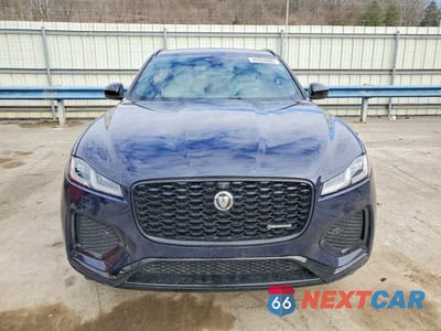 Piąte zdjęcie samochodu w środku: 2025 JAGUAR F-PACE R-DYNAMIC S VIN:SADCT2FU3SA753906 - miniatura