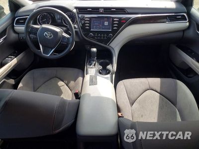 Zdjęcie 8 z 12 samochodu: 2018 TOYOTA CAMRY L VIN:4T1B11HK7JU536208 - miniatura