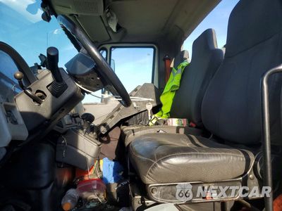 Zdjęcie 7 z 13 samochodu: 2016 INTERNATIONAL 4000 4300 VIN:1HTMMMML8GH080597 - miniatura