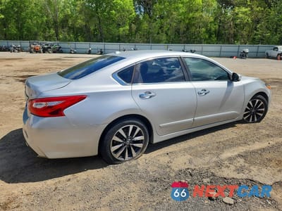 Trzecie zdjęcie samochodu z tyłu: 2016 NISSAN ALTIMA 2.5 SL VIN:1N4AL3AP0GC157826 - miniatura