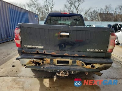 Zdjęcie 6 z 12 samochodu: 2005 CHEVROLET SILVERADO K2500 HEAVY DUTY VIN:1GCHK23205F898545 - miniatura