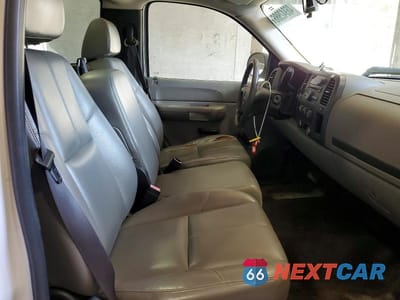 Zdjęcie 10 z 11 samochodu: 2009 GMC SIERRA C1500 VIN:1GTEC14X79Z103516 - miniatura