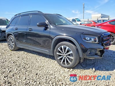 Czwarte zdjęcie samochodu z boku: 2021 MERCEDES-BENZ GLB 250 VIN:W1N4M4GB1MW105954 - miniatura