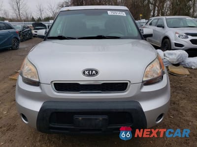 Piąte zdjęcie samochodu w środku: 2011 KIA SOUL + VIN:KNDJT2A24B7705899 - miniatura