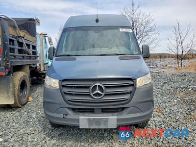 Piąte zdjęcie samochodu w środku: 2019 MERCEDES BENZ SPRINTER 2500 DELIVERY VAN VIN:WD4PF0CD7KP047957 - miniatura