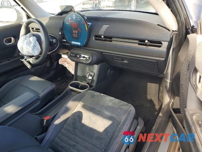 Zdjęcie 8 z 12 samochodu: 2025 MINI COOPER BASE VIN:WMW13GD04S2X06990 - miniatura