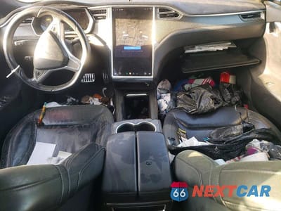 Zdjęcie 8 z 11 samochodu: 2016 TESLA MODEL S VIN:5YJSA1E13GF120884 - miniatura