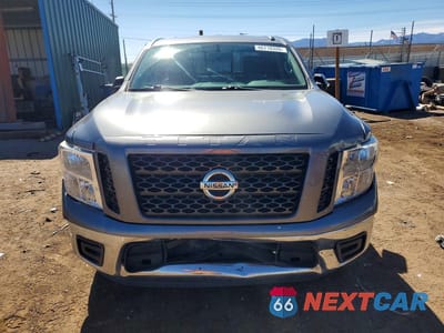Piąte zdjęcie samochodu w środku: 2019 NISSAN TITAN SV VIN:1N6AA1EKXKN504916 - miniatura