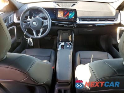Zdjęcie 8 z 12 samochodu: 2025 BMW X2 XDRIVE28I VIN:WBX63GM06S5163930 - miniatura