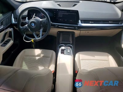 Zdjęcie 8 z 13 samochodu: 2023 BMW X1 XDRIVE28I VIN:WBX73EF01P5X93089 - miniatura