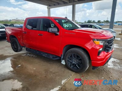 Czwarte zdjęcie samochodu z boku: 2022 CHEVROLET SILVERADO C1500 CUSTOM VIN:1GCPABEK1NZ587765 - miniatura