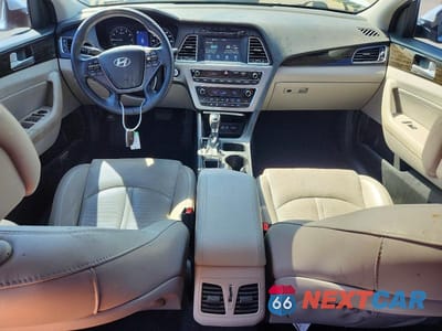 Zdjęcie 8 z 12 samochodu: 2017 HYUNDAI SONATA LIMITED VIN:5NPE34AF1HH549289 - miniatura