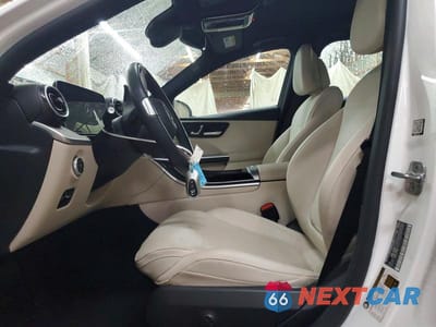 Zdjęcie 7 z 13 samochodu: 2025 MERCEDES-BENZ C 300 4MATIC VIN:W1KAF4HB7SR239288 - miniatura