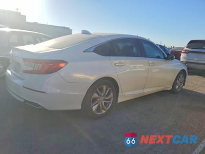 Trzecie zdjęcie samochodu z tyłu: 2018 HONDA ACCORD LX VIN:1HGCV1F17JA190543 - miniatura