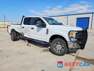 Czwarte zdjęcie samochodu z boku: 2017 FORD F250 SUPER DUTY VIN:1FT7W2B6XHEE13679 - miniatura