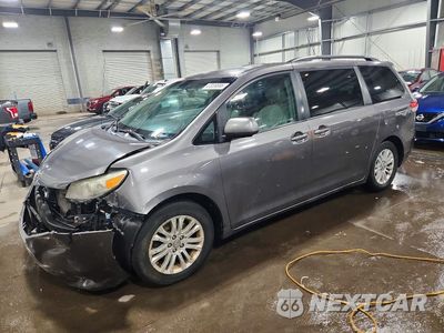 2011 TOYOTA SIENNA XLE 8-PASSENGER 5TDYK3DC3BS123763 - główne zdjęcie licytacji z USA - miniatura