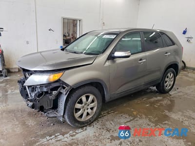 2012 KIA SORENTO LX 5XYKT3A19CG198875 - główne zdjęcie licytacji z USA - miniatura