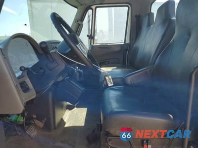 Zdjęcie 7 z 13 samochodu: 2017 INTERNATIONAL 4300 TRUCK CAB AND CHASSIS VIN:3HAMMMML9HL458339 - miniatura