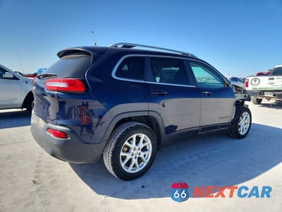 Trzecie zdjęcie samochodu z tyłu: 2016 JEEP CHEROKEE LATITUDE VIN:1C4PJLCB3GW324691 - miniatura
