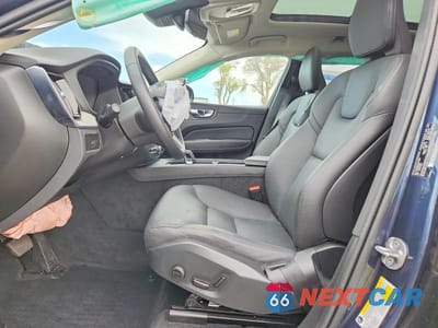 Zdjęcie 7 z 14 samochodu: 2025 VOLVO XC60 PLUS VIN:YV4M12RC3S1112681 - miniatura