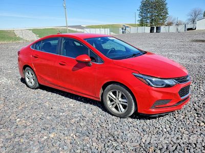 Czwarte zdjęcie samochodu z boku: 2018 CHEVROLET CRUZE LT VIN:1G1BE5SMXJ7157284 - miniatura