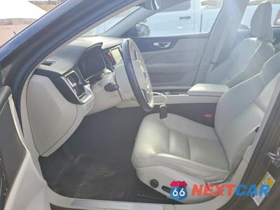 Zdjęcie 7 z 12 samochodu: 2020 VOLVO S60 T6 MOMENTUM VIN:7JRA22TK4LG032017 - miniatura