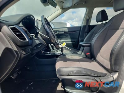 Zdjęcie 7 z 13 samochodu: 2023 KIA SELTOS S VIN:KNDEU2AAXP7374887 - miniatura