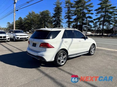 Czwarte zdjęcie samochodu z boku: 2017 MERCEDES-BENZ GLE 350 VIN:4JGDA5JB0HA834489 - miniatura