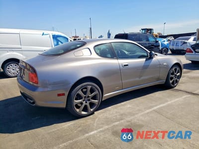 Trzecie zdjęcie samochodu z tyłu: 2004 MASERATI COUPE GT VIN:ZAMBC38A640011097 - miniatura