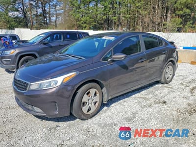 2018 KIA FORTE LX 3KPFL4A72JE215599 - główne zdjęcie licytacji z USA - miniatura