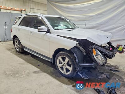 Czwarte zdjęcie samochodu z boku: 2018 MERCEDES-BENZ GLE 350 4MATIC VIN:4JGDA5HB4JB061998 - miniatura