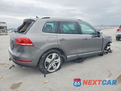 Trzecie zdjęcie samochodu z tyłu: 2011 VOLKSWAGEN TOUAREG V6 TDI VIN:WVGFK9BP3BD007485 - miniatura