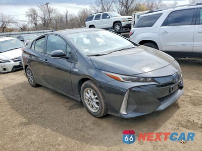 Czwarte zdjęcie samochodu z boku: 2022 TOYOTA PRIUS PRIME LE VIN:JTDKAMFP0N3204997 - miniatura