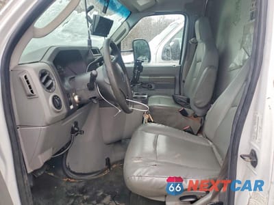 Zdjęcie 7 z 13 samochodu: 2015 FORD E350 BOX TRUCK VIN:1FDWE3FS1FDA18378 - miniatura