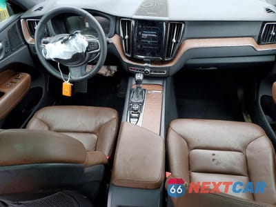Zdjęcie 8 z 12 samochodu: 2021 VOLVO XC60 T5 MOMENTUM VIN:YV4102DKXM1700472 - miniatura