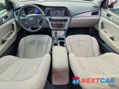 Zdjęcie 8 z 12 samochodu: 2016 HYUNDAI SONATA SE VIN:5NPE24AF4GH302768 - miniatura