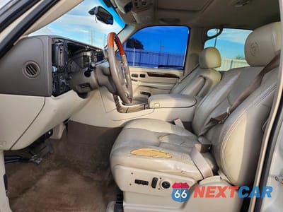 Zdjęcie 7 z 14 samochodu: 2004 CADILLAC ESCALADE LUXURY VIN:1GYEK63N64R295238 - miniatura