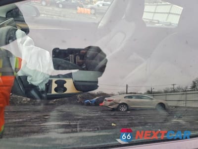 Zdjęcie 7 z 12 samochodu: 2022 TESLA MODEL 3 VIN:5YJ3E1EB1NF174294 - miniatura