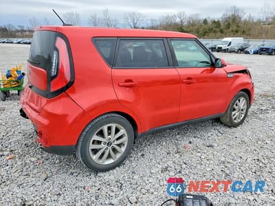 Trzecie zdjęcie samochodu z tyłu: 2018 KIA SOUL + VIN:KNDJP3A5XJ7598442 - miniatura