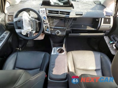 Zdjęcie 8 z 12 samochodu: 2015 TOYOTA PRIUS V FOUR VIN:JTDZN3EU9FJ038139 - miniatura