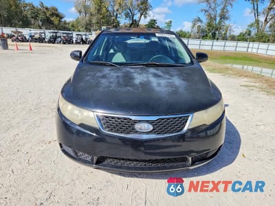 Piąte zdjęcie samochodu w środku: 2012 KIA FORTE EX VIN:KNAFU4A29C5535046 - miniatura