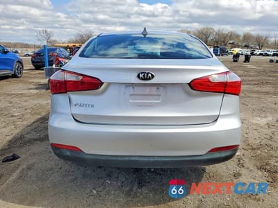 Zdjęcie 6 z 12 samochodu: 2016 KIA FORTE LX VIN:KNAFK4A69G5442848 - miniatura