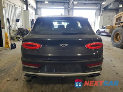 Zdjęcie 6 z 12 samochodu: 2023 BENTLEY BENTAYGA VIN:SJAHT2ZV0PC020005 - miniatura