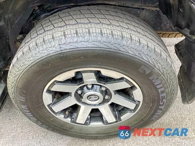 Zdjęcie 7 z 10 samochodu: 2020 TOYOTA 4RUNNER TRD OFF-ROAD PREMIUM VIN:JTEBU5JR1L5743809 - miniatura