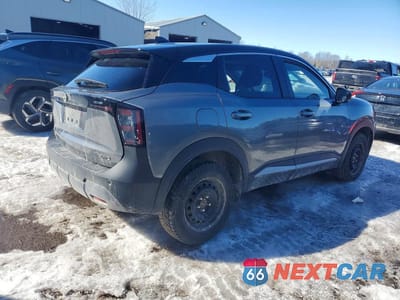 Trzecie zdjęcie samochodu z tyłu: 2025 NISSAN KICKS SV VIN:3N8AP6CB1SL375521 - miniatura