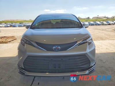Piąte zdjęcie samochodu w środku: 2021 TOYOTA SIENNA VIN:5TDYRKEC9MS028387 - miniatura