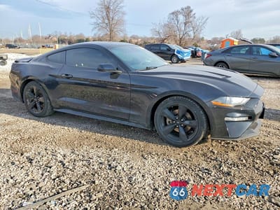 Czwarte zdjęcie samochodu z boku: 2021 FORD MUSTANG VIN:1FA6P8TH7M5156489 - miniatura