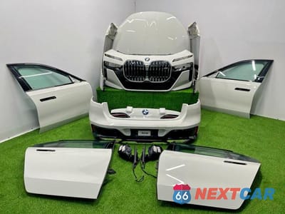 2022 BMW M760 WBA51EH06RCL34806 - główne zdjęcie licytacji z USA - miniatura
