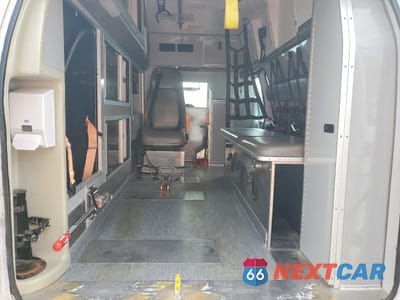 Zdjęcie 10 z 13 samochodu: 2014 FORD E350 AMBULANCE VIN:1FDSS3EL7EDB15066 - miniatura