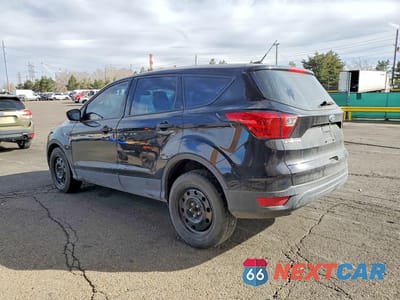 Drugie zdjęcie samochodu z przodu: 2019 FORD ESCAPE S VIN:1FMCU0F75KUA19270 - miniatura